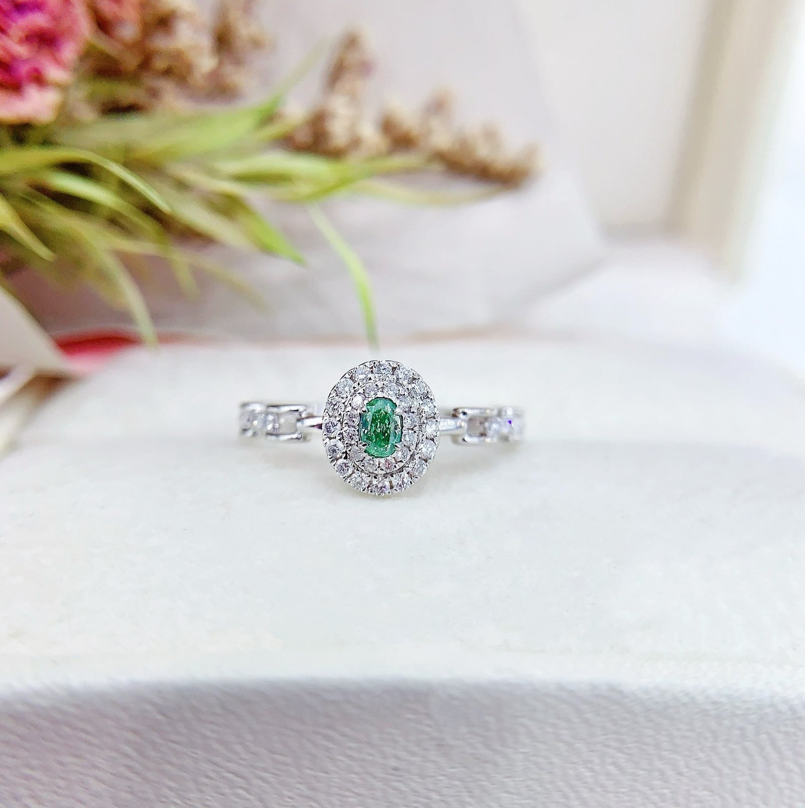 Diamond Ring 0.10 Cts in 18k Gold Jewelry