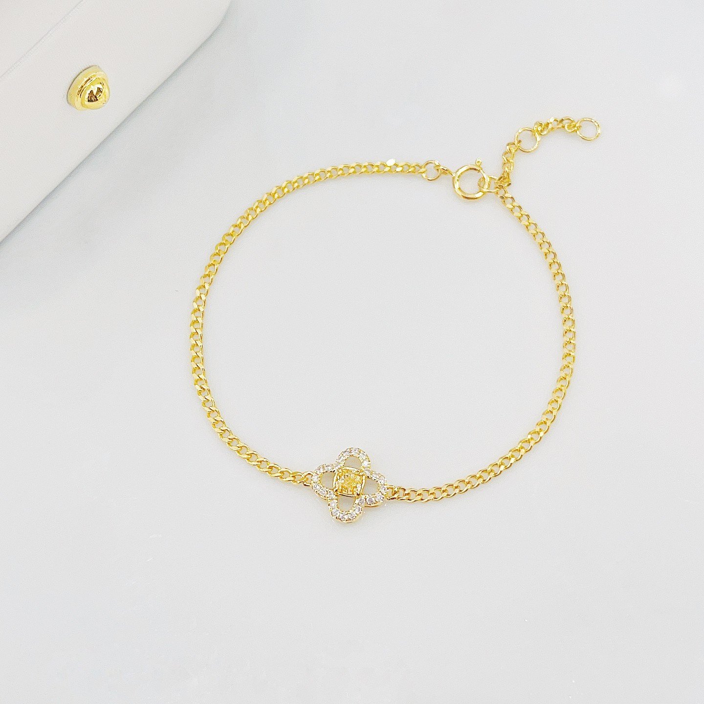 Diamond Bracelet 0.20 Cts in 18k Gold Jewelry