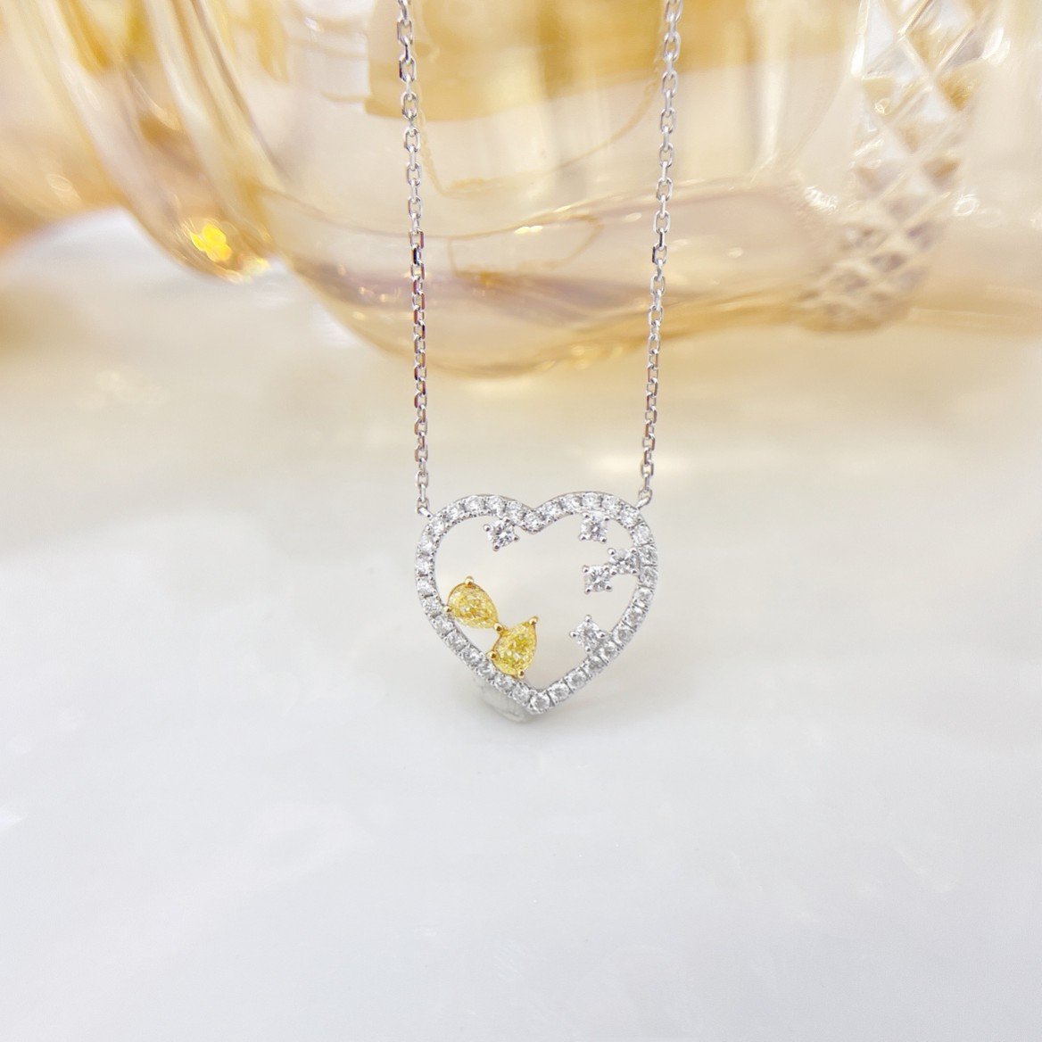 Diamond Pendant 0.18 Cts in 18k Gold Jewelry