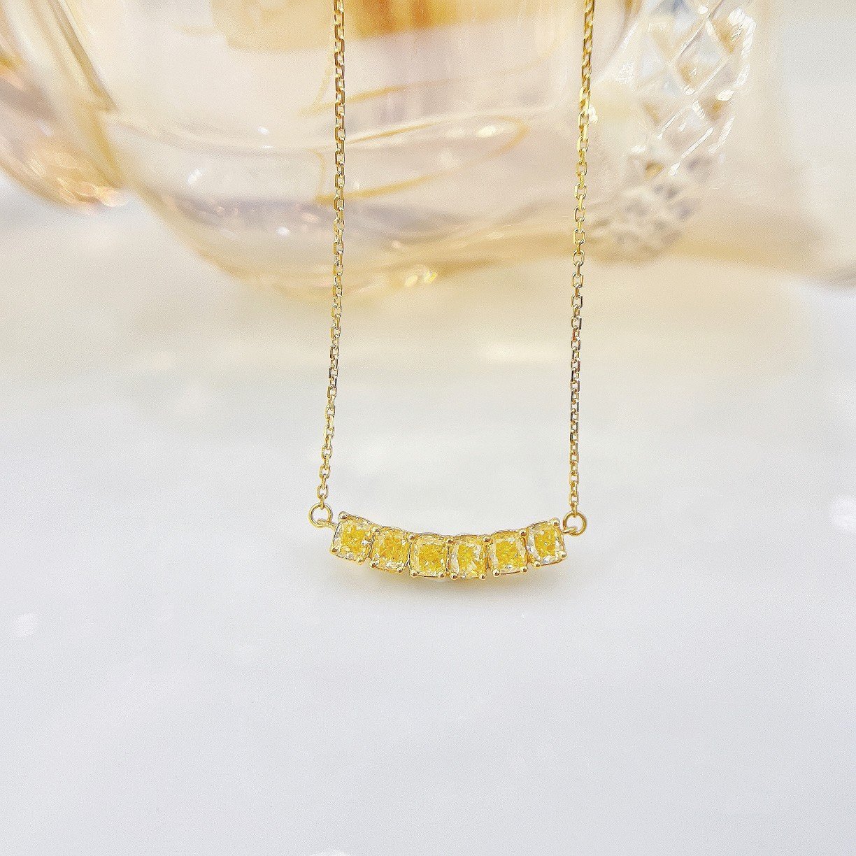 Diamond Pendant 0.60 Cts in 18k Gold Jewelry