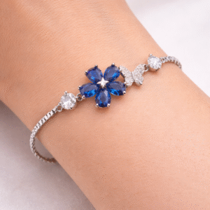 Elegant bracelet with blue gemstones
