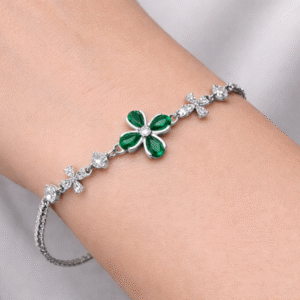 Elegant bracelet with green gemstones