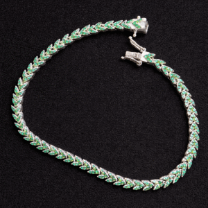 Elegant green gemstone bracelet design