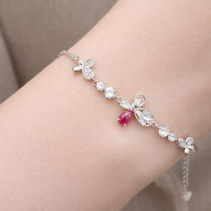 Elegant bracelet with gemstones and diamonds